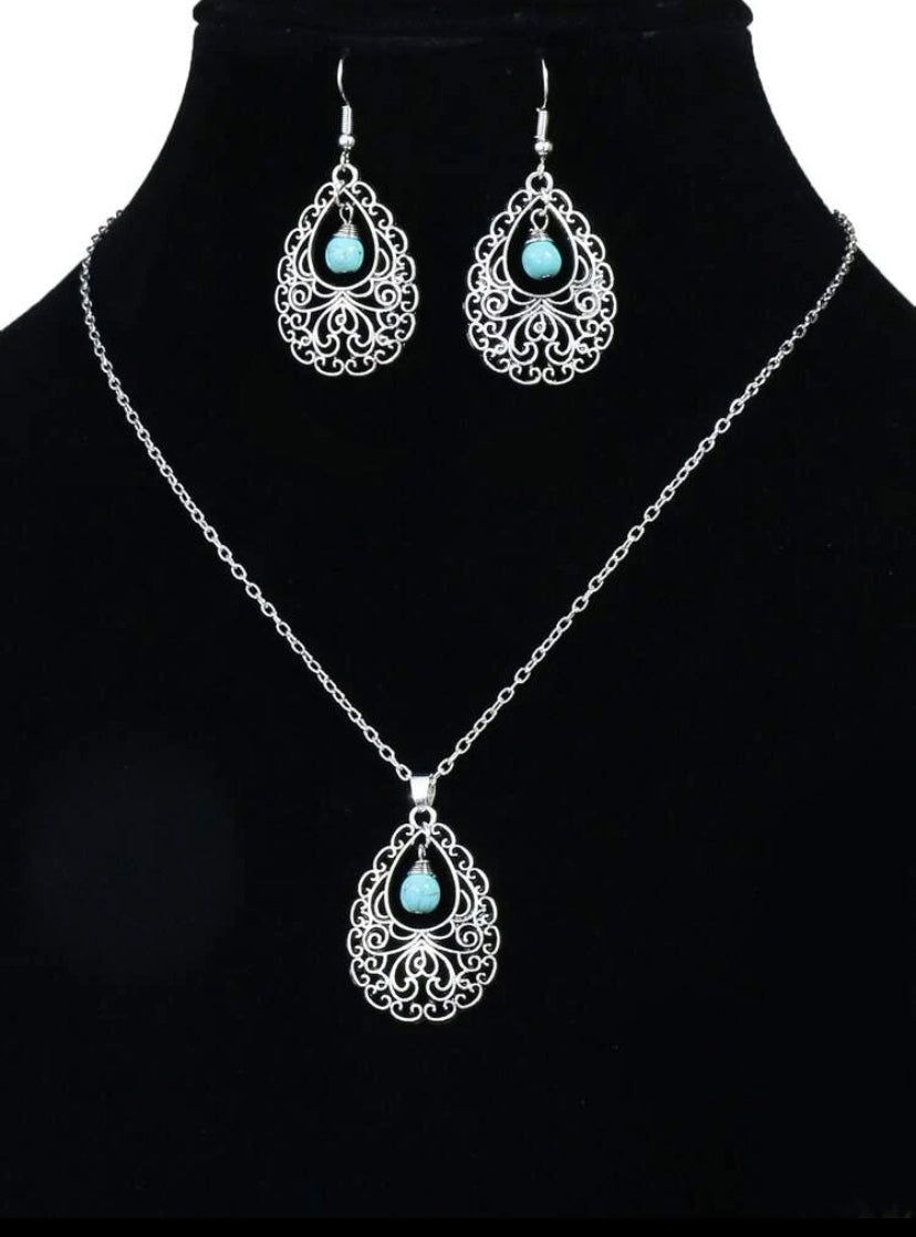 Stylish Charm Necklace And Matching Earrings