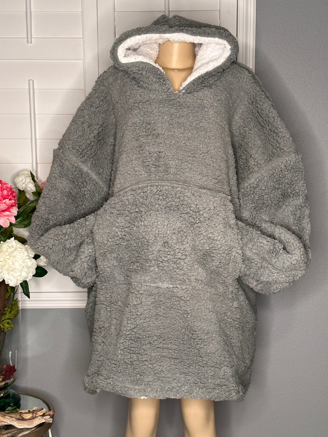 Oversized Wearable Sherpa Blanket With Hood