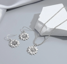 Load image into Gallery viewer, Sunflower Necklace And Matching Earrings
