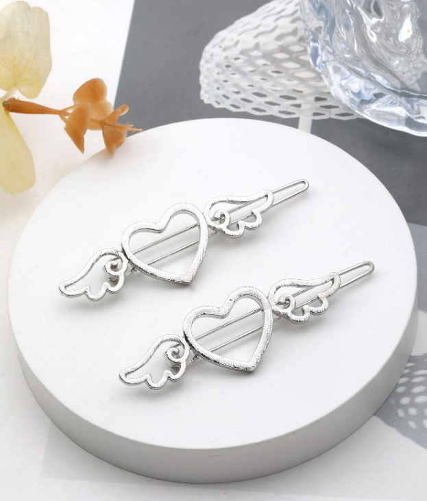 2 Piece Heart Decor Hair Clip Set